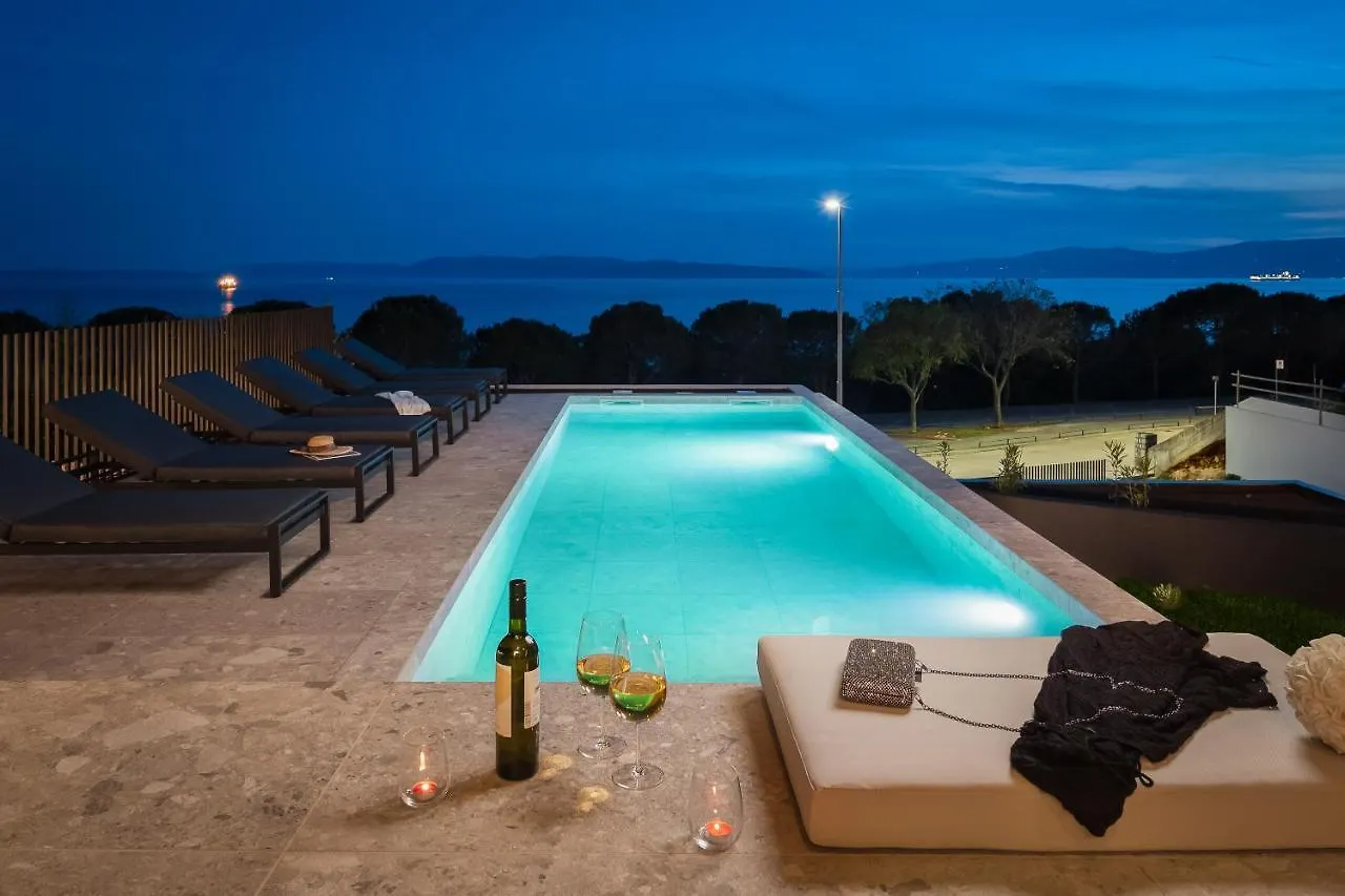 Luxury Villa Ander With Pool Kostrena